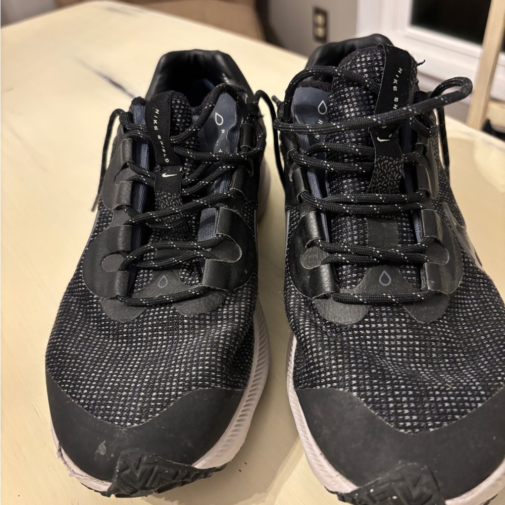 Nike Men's Black Athletic Shoes